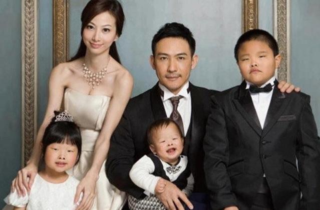 This picture of Feng and his family has proven to be just a plastic surgery advertisement.