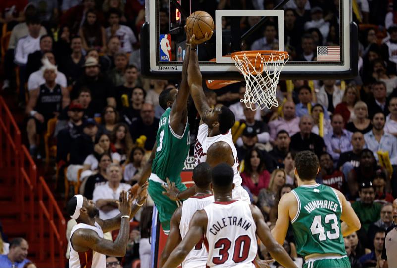 Greg Oden blocks Jeff Green in one of his first NBA games back since 2009.