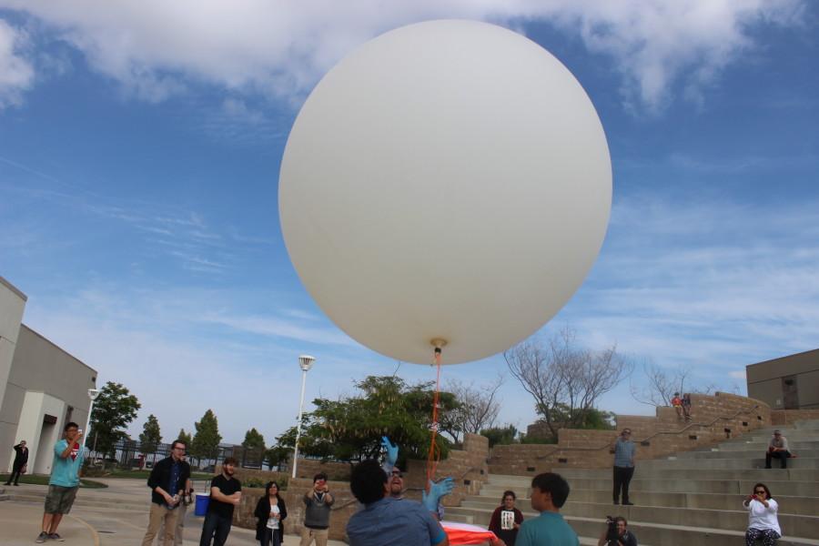 West Ranch Astronomy launches weather balloon into space