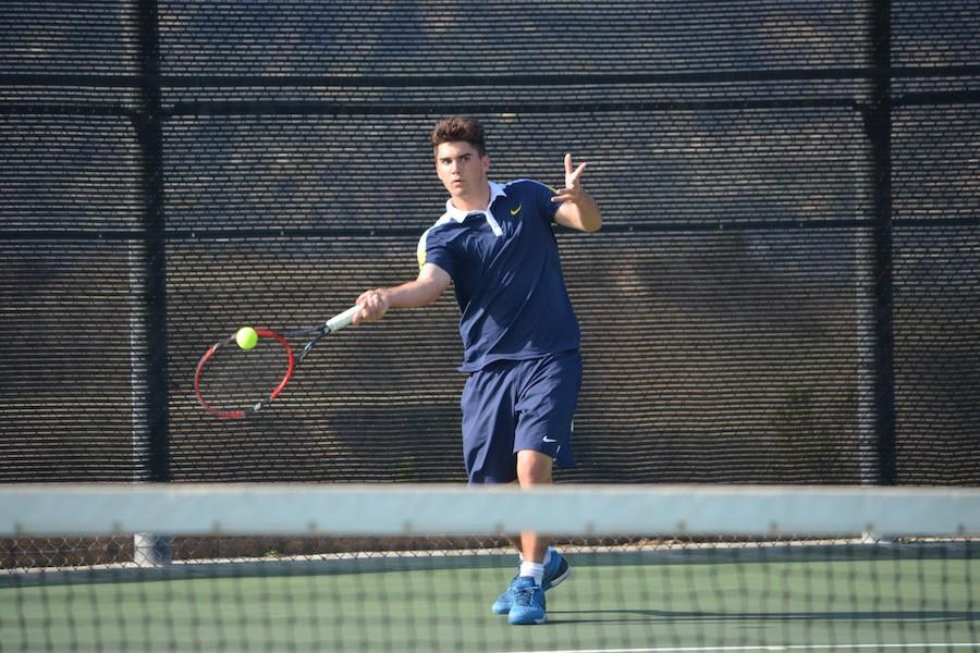 Boys Varsity Tennis dominates La Cañada 14-4