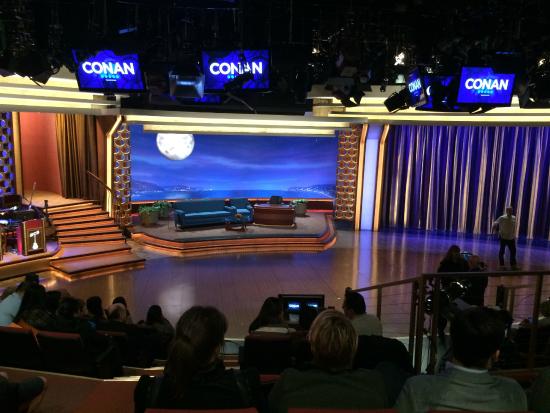 Late Night With Conan Obrien Set