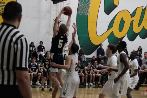 WR Boys basketball defeats Canyon in first league game