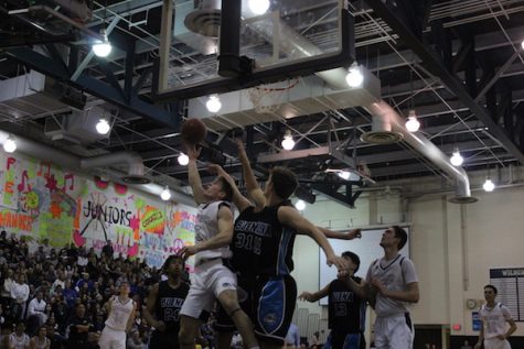 Boys Basketball defeats Buena