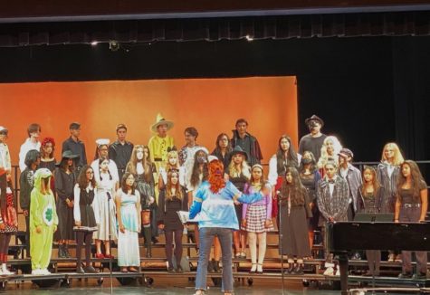 Choir kicks off the school year with “A Fall Spooktacular Concert”